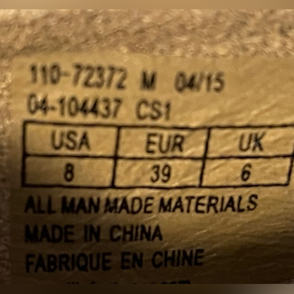 Lila Clogs with Cushioned Footbed and Durable Sole Size 8 with Shoe Bags - Picture 5 of 5